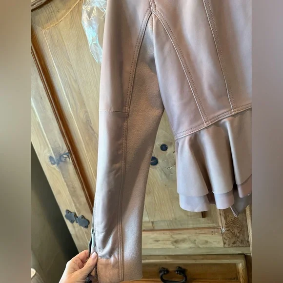 BCBG dusky pink 100% leather peplum jacket Size:Medium Professionally DryCleaned - Picture 9 of 15